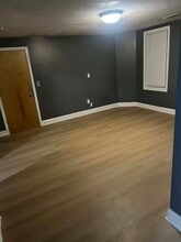 Building Photo - 231 Cohannet St