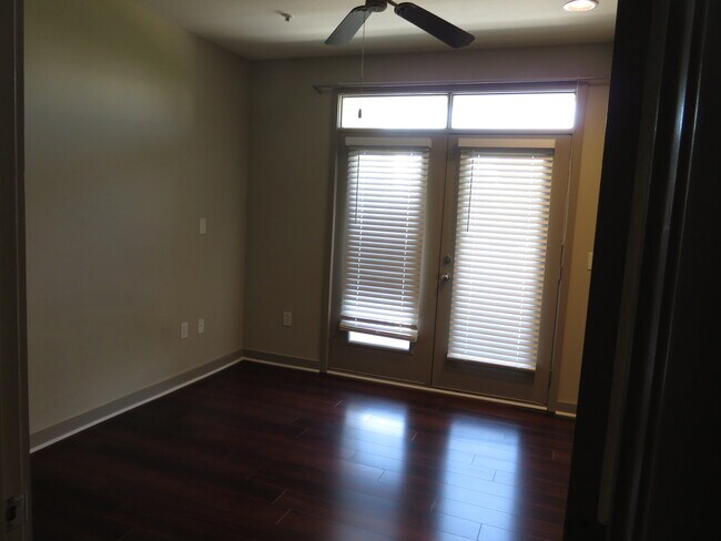 Foto del edificio - 390 17th St NW