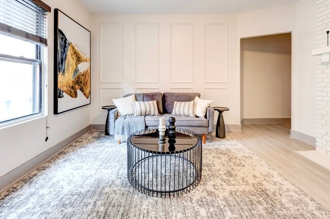 The Tobee - Cathedral St 311 (19 W. Mulber... - The Tobee - Cathedral St 311 (19 W. Mulber... Apartments
