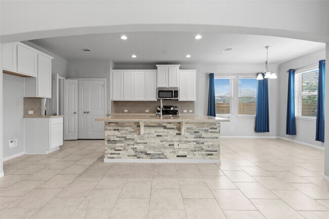 Foto del edificio - 5914 Jasper Terrace Ln