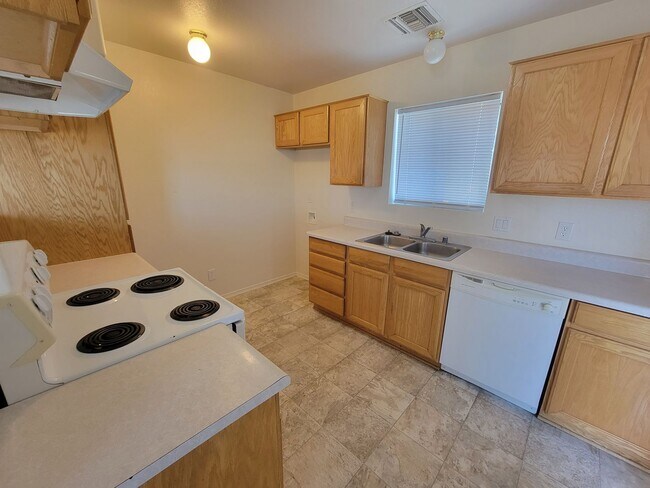 Foto del edificio - 3 Bedroom Home in Bullhead City