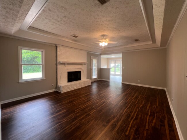 Foto del edificio - 107 Ledyard Dr