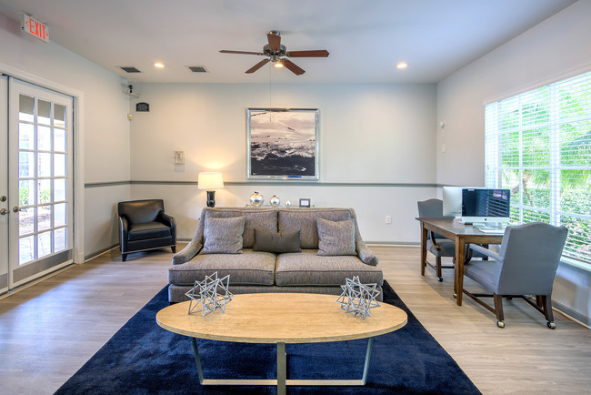 Resident lounge with Wi-Fi - La Costa Apartments