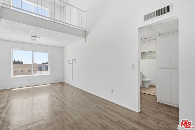 Foto del edificio - 3600 Bagley Ave