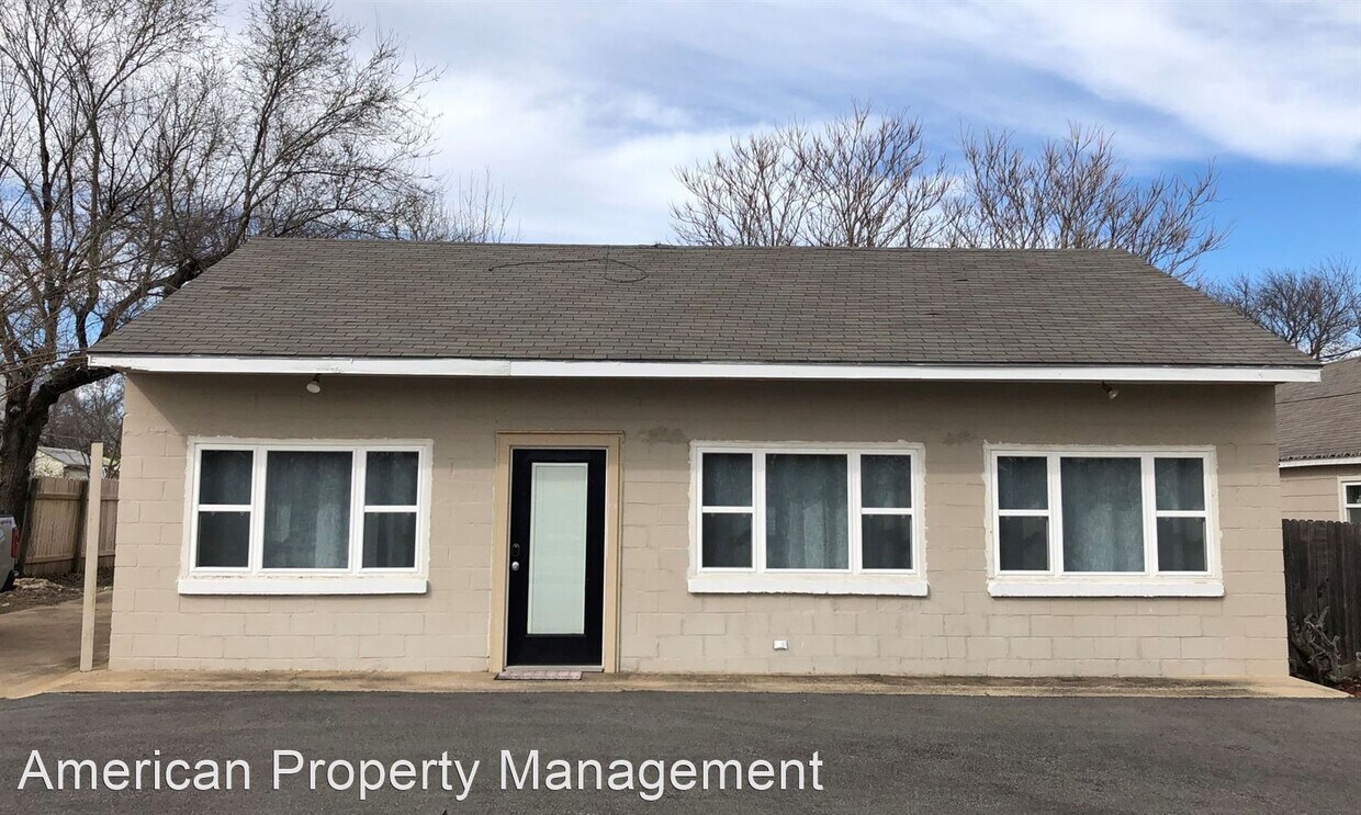Foto principal - Studio, 1 bath House - 4624 Tuxedo Boulevard