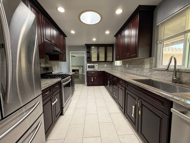Building Photo - Updated Single Story Home located in Desirable Glenmoor Neighborhood of Fremont