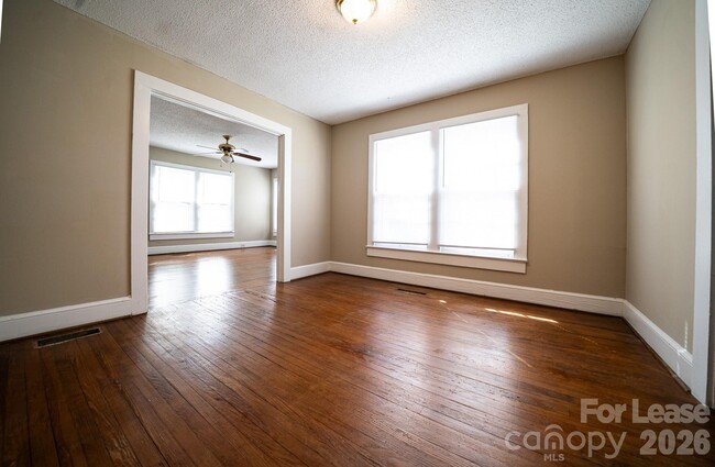 Foto del edificio - 908 S Juniper St