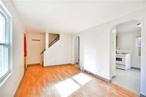 Building Photo - 923 18th St