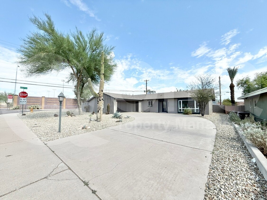 Primary Photo - 6402 E Holly St