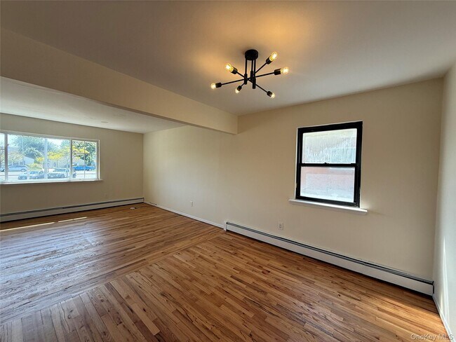 Building Photo - 619 E Park Ave