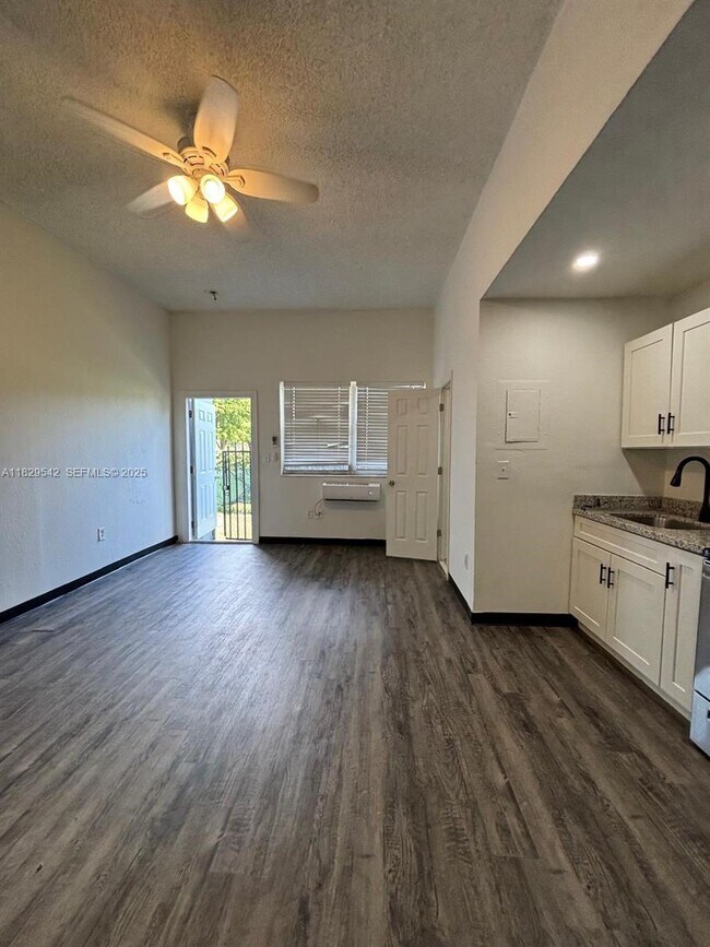 Foto del edificio - 467 NW 8th St