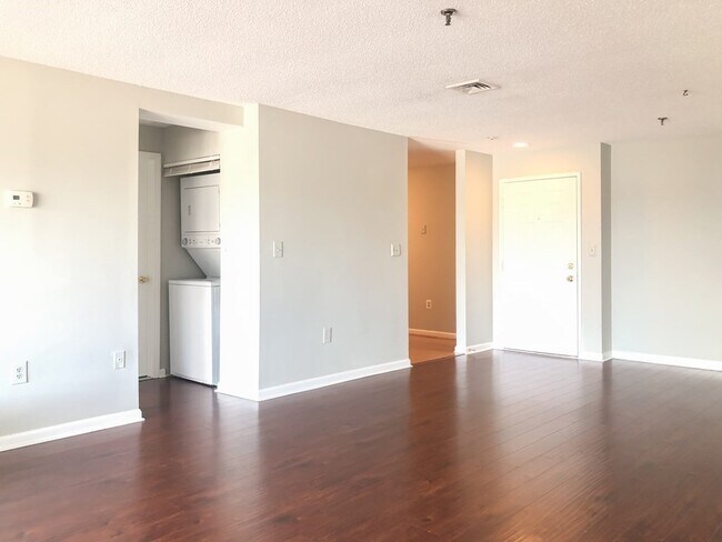 Foto del edificio - 3920 Mystic Valley Pkwy