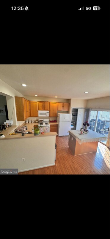 Foto del edificio - 9330 China Grove Ct