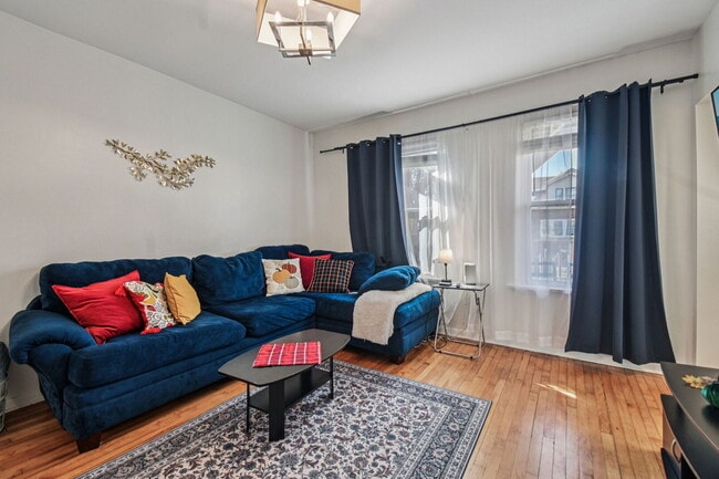 Foto del edificio - 5017 N Meade Ave