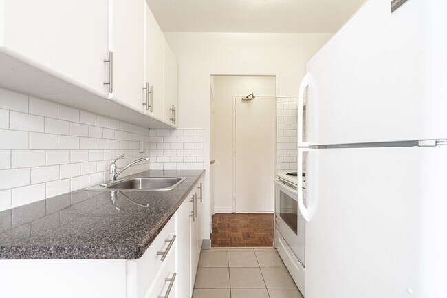 Photo du bâtiment - 612 Dawes Rd