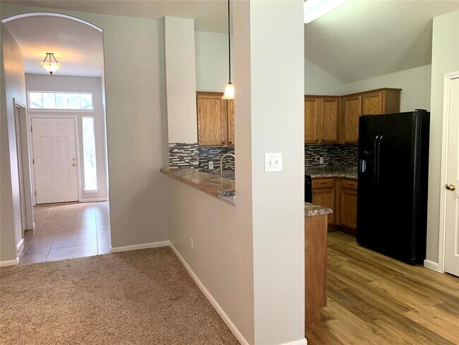 Foto del edificio - 1005 Cedarridge Ct
