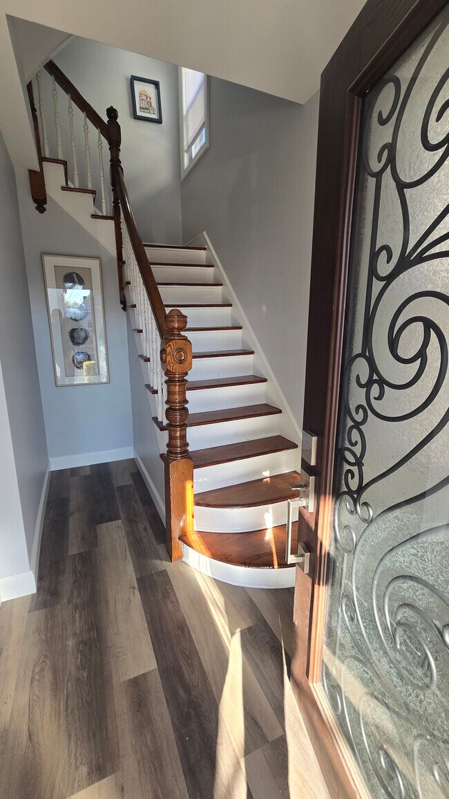 Building Photo - 272 Market St