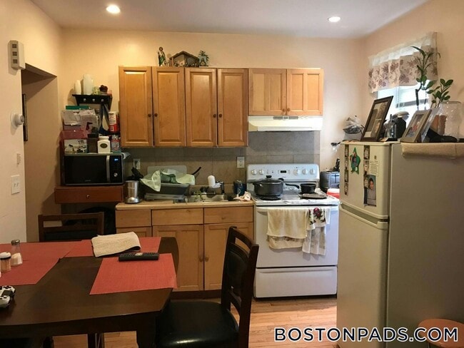 Foto del edificio - 144 Chelsea St