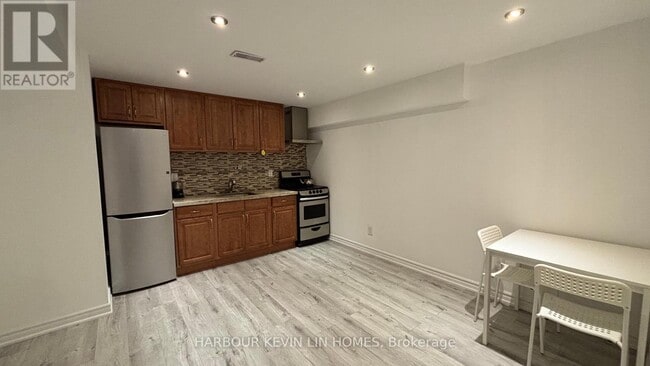 Building Photo - 8 Hacienda Dr