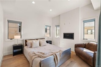 Building Photo - 606 1/2 Marigold Ave