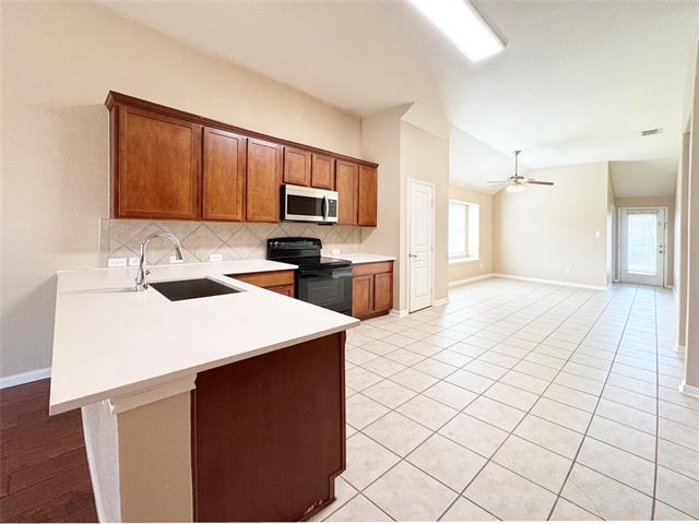 Building Photo - 12109 Macaroon Ln