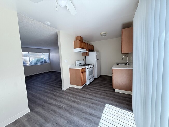 Building Photo - 671 Military E