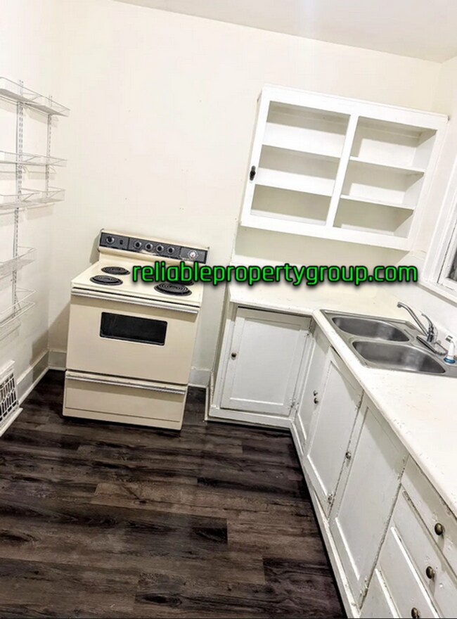 Foto del edificio - 610-612 W 3rd St