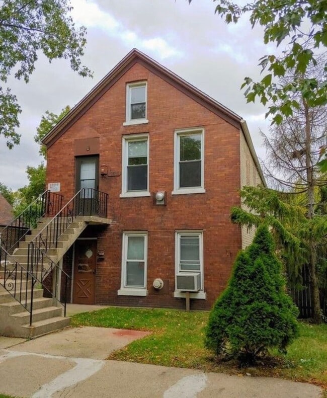 Building Photo - 10840 S Ave N