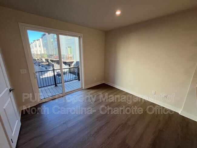 Foto del edificio - 4730 Chastain Ave