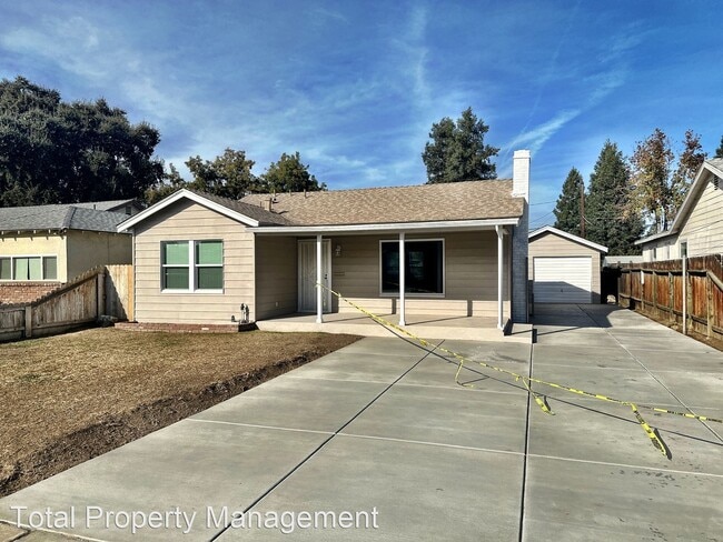 Building Photo - 2 br, 1 bath House - 952 E. Apricot Ave.