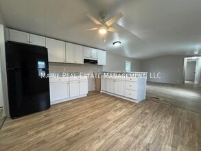 Building Photo - 108 D St