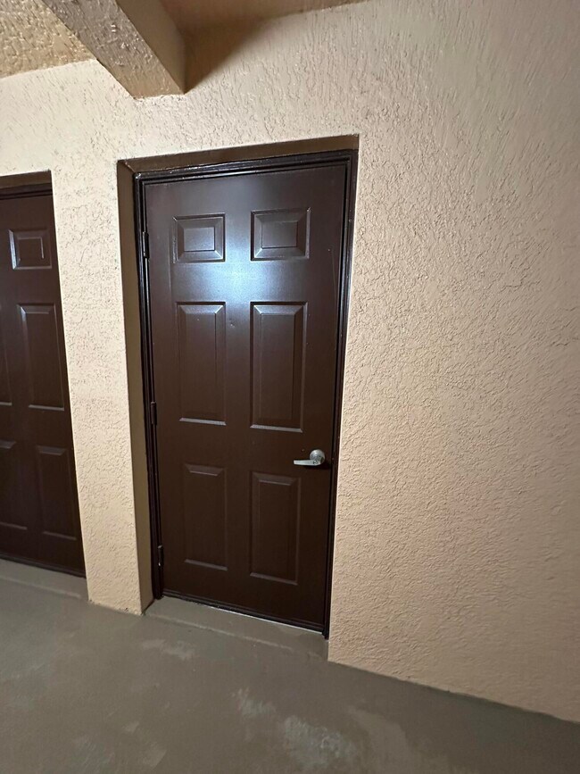 Foto del edificio - 131 SW Palm Dr