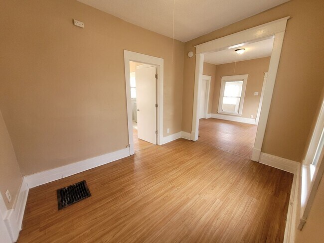 Foto del edificio - Two Bedroom Home with Washer/Dryer