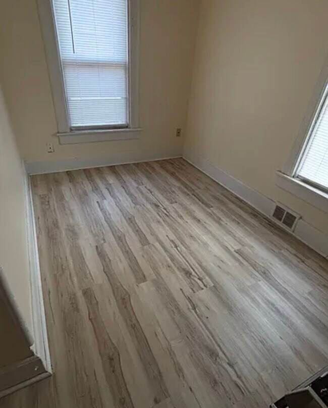 Foto del edificio - 1715 N Cass St