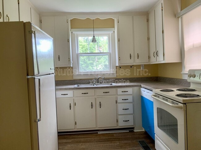 Building Photo - 1611 Southern Blvd