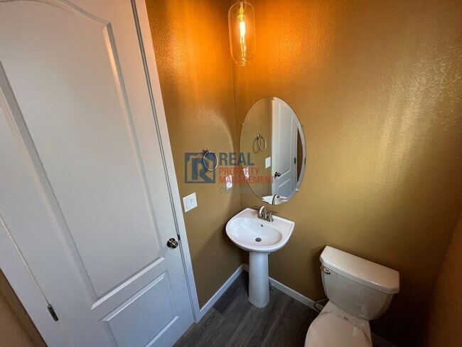 Foto del edificio - 2909 Comet St