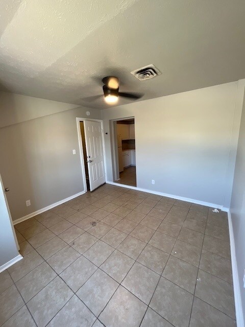 Foto del edificio - Deerfield Village Apartments