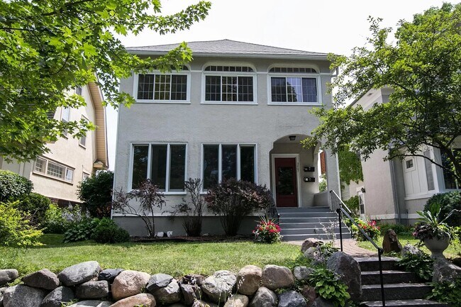 Foto del edificio - 3407 Fremont Ave S