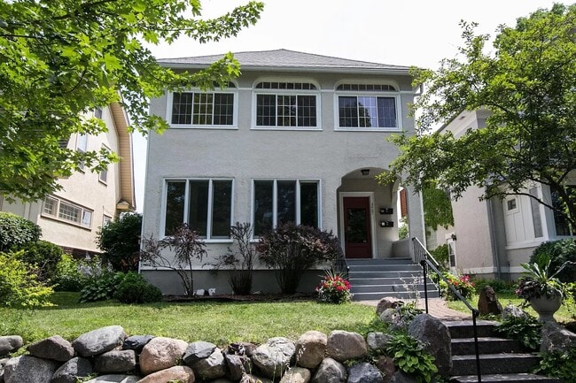 Building Photo - 3407 Fremont Ave S