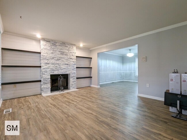 Foto del edificio - 8113 Neville Pl