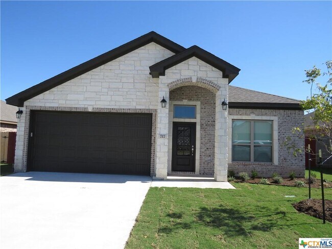 Building Photo - 717 Holstein Dr