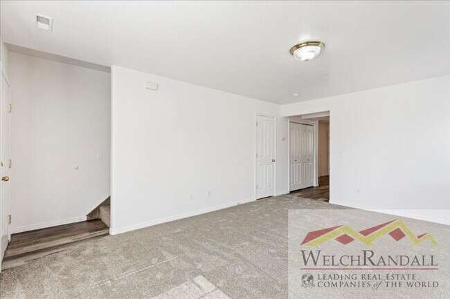 Foto del edificio - Beautiful 3 Bed 1.5 Bath Townhome in Ogden
