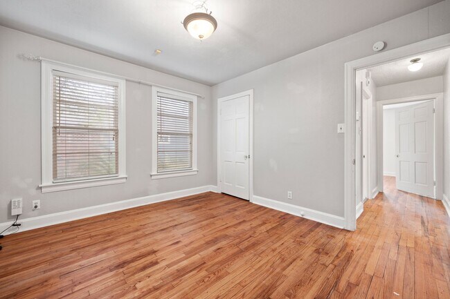 Foto del edificio - 934 E 52nd St