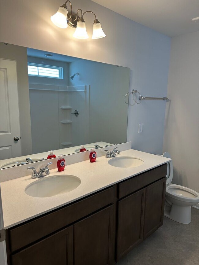 Foto del edificio - 926 Lodgepole Ln