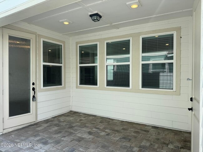 Foto del edificio - 236 Hawthorn Pk Cir