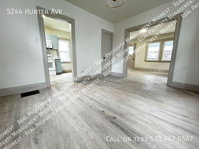 Foto del edificio - 5244 Hunter Ave