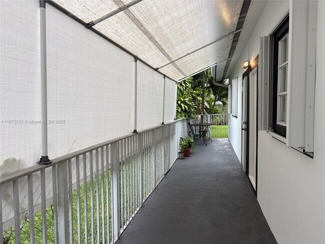 Foto del edificio - 9470 SW 79th St
