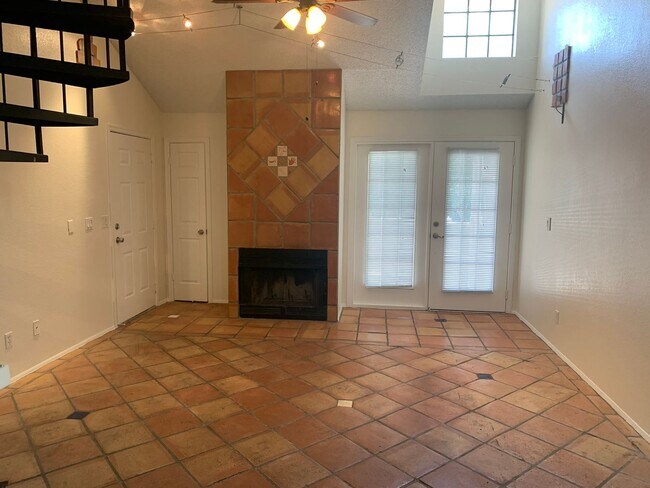 Foto del edificio - Excellent 1 bedroom w/ loft