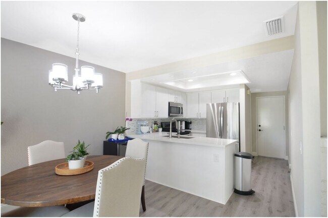Foto del edificio - 2 Bedroom Condo In Malvern Creek!