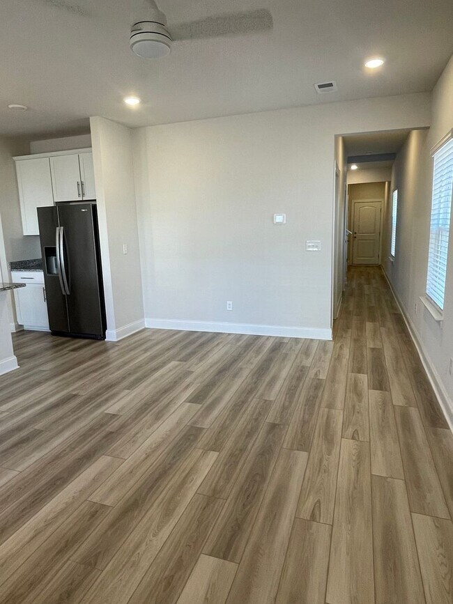 Foto del edificio - 1520 Henderson Pt Aly